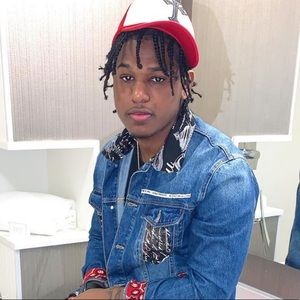 Meet your Posher, Dee